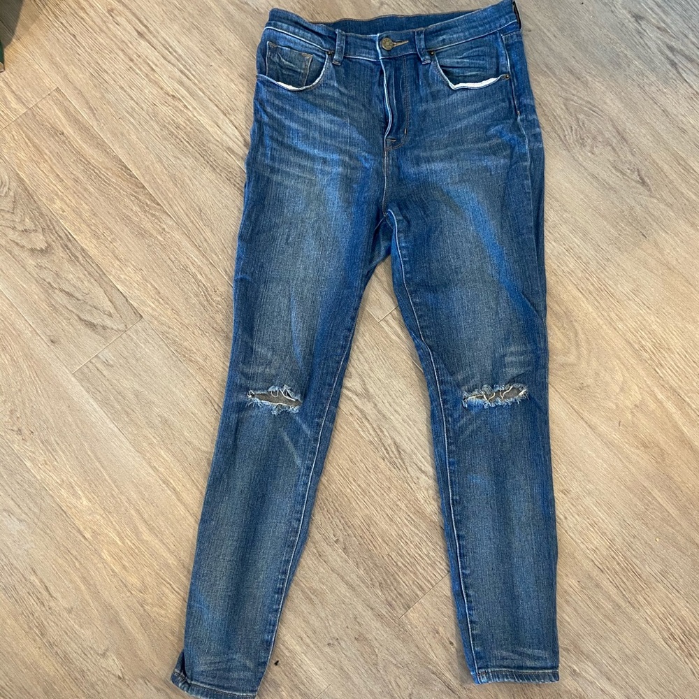 BDG twig high rise med/light wash ripped jeans 29W